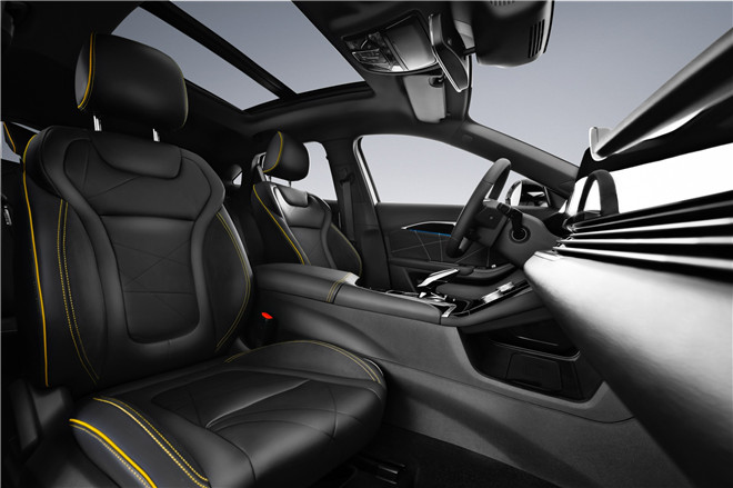 uppf隱形車衣官網(wǎng)|外觀獵豹 內(nèi)飾“電子豹”？這款全新轎跑SUV內(nèi)飾真妙